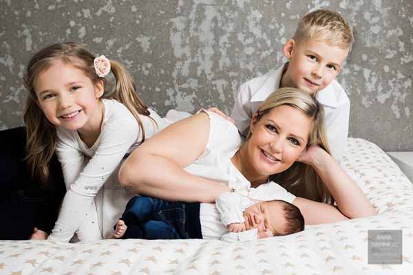 vastasyntyneen-kuvaus-espoo-vauvakuvaaja-anna-dammert
